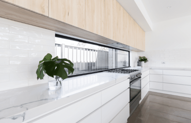 Modern kitchen backsplash 