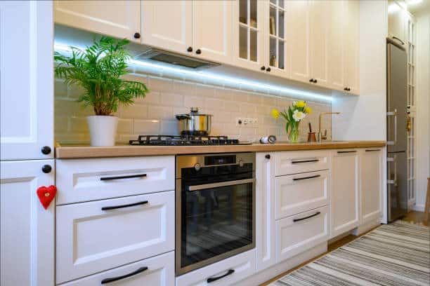 Modern under kitchen cabinet light