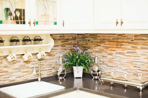well maintained and cleaned kitchen with backlspash designed 