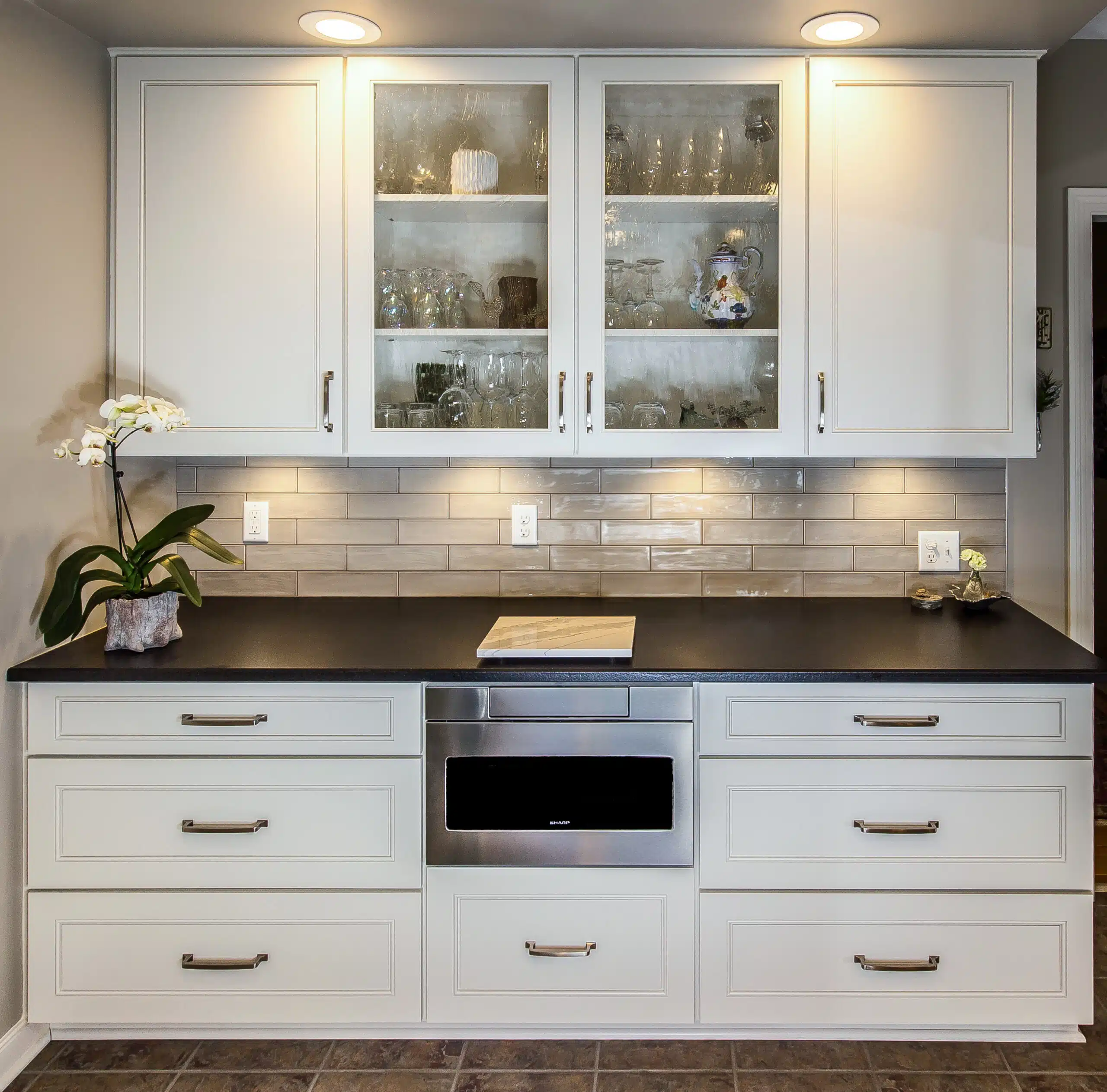 High-end kitchen Cabinet and drawer